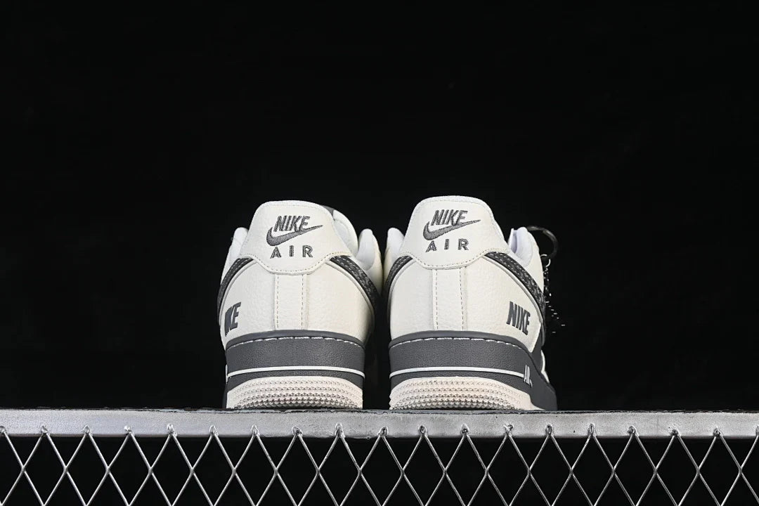 Nike Air Force 1 '07