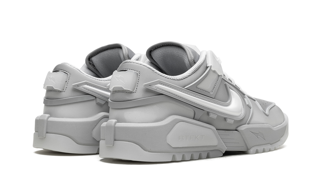 Dunk Genesis Low "RTFKT Ghost (Edition of 8461)" HQ3034 001