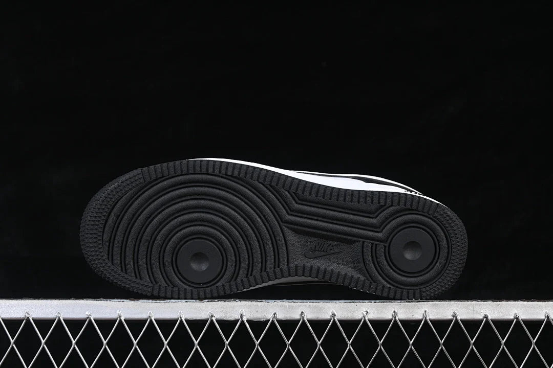 Nike Air Force 1 "Panda"
