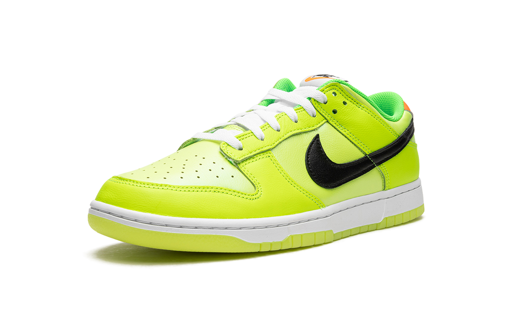 Dunk Low "Glow in the Dark" FJ4610 702