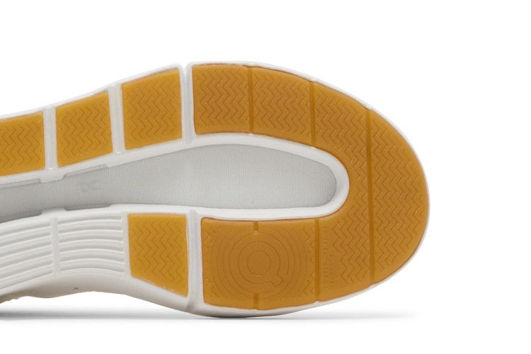 ON Wmns The Roger Centre Court 'White Gum' — White/Gum (48 99437)