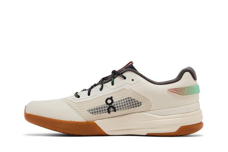 The Roger Advantage Z5 'Cream Almond'