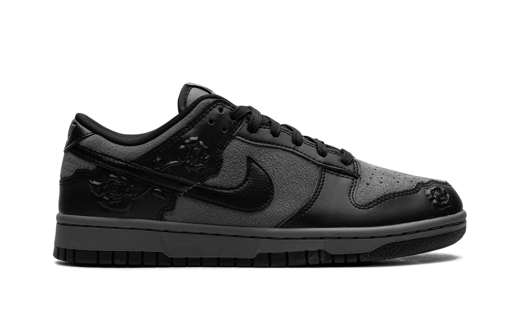 Dunk Low WMNS "Black Roses" HF1986 001