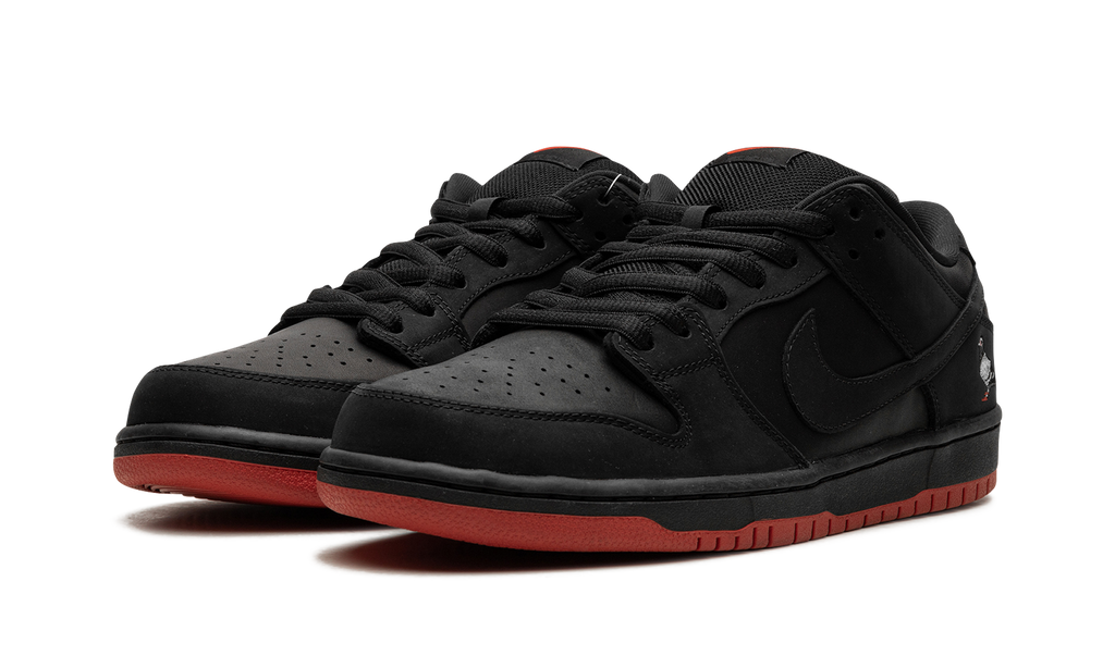 SB Dunk Low TRD QS "Black Pigeon" 883232 008