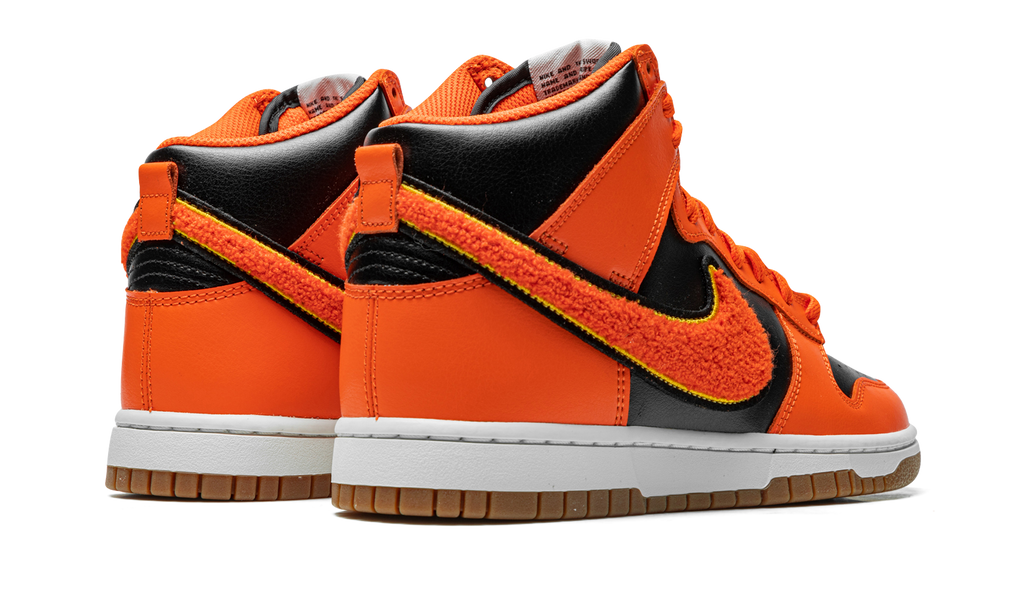 Dunk High "Chenille - Safety Orange" DR8805 002