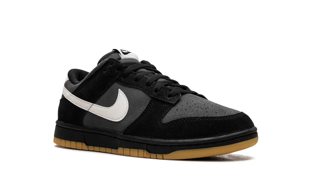 Dunk Low SE "Black Grey Gum" HQ1931 001