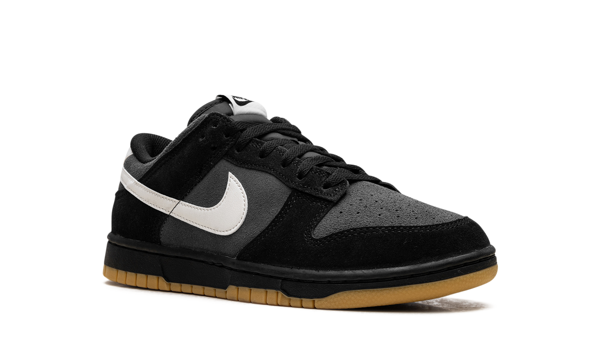 Dunk Low SE "Black Grey Gum" HQ1931 001
