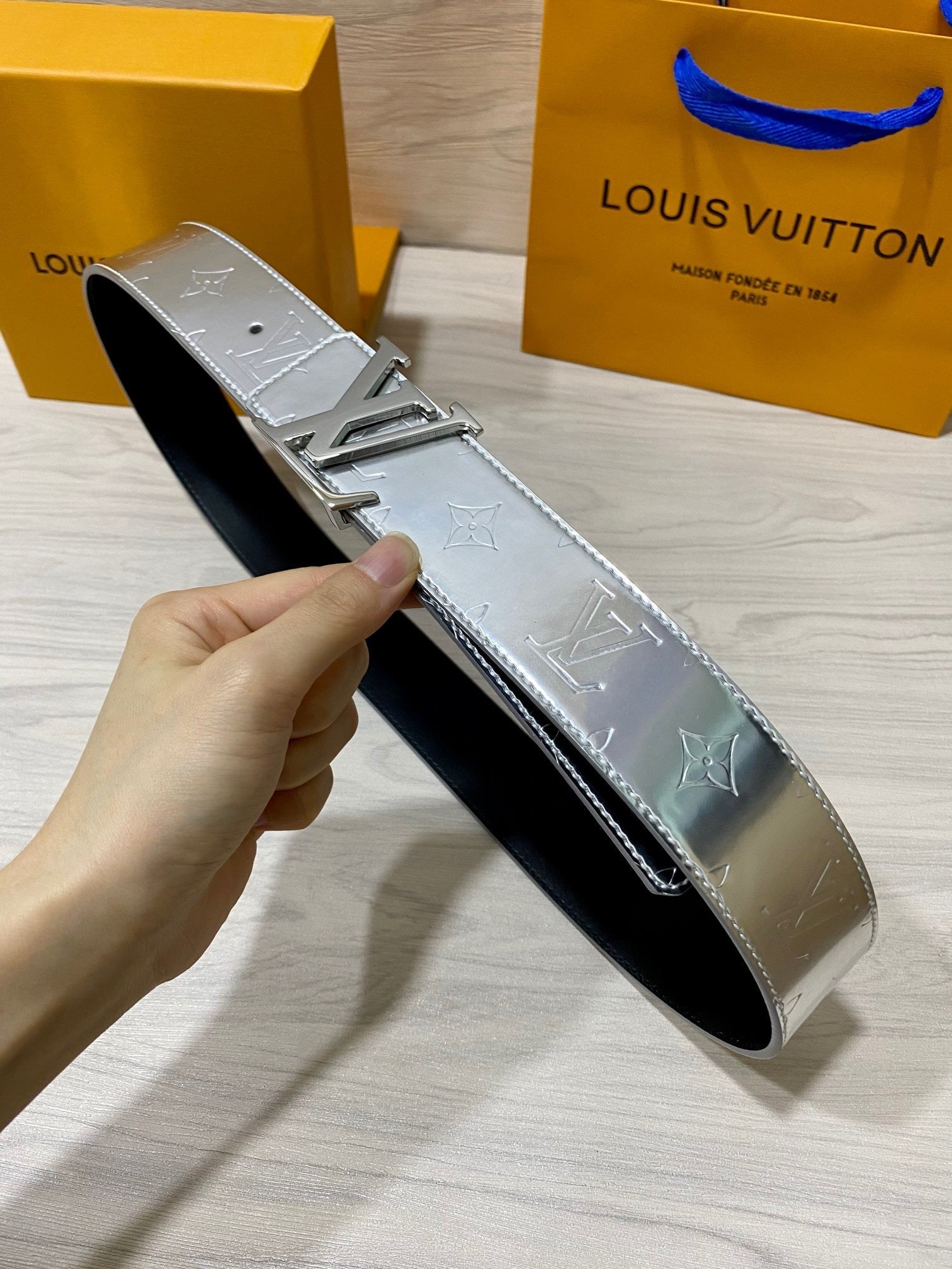 BL151  9 Wide:4cm