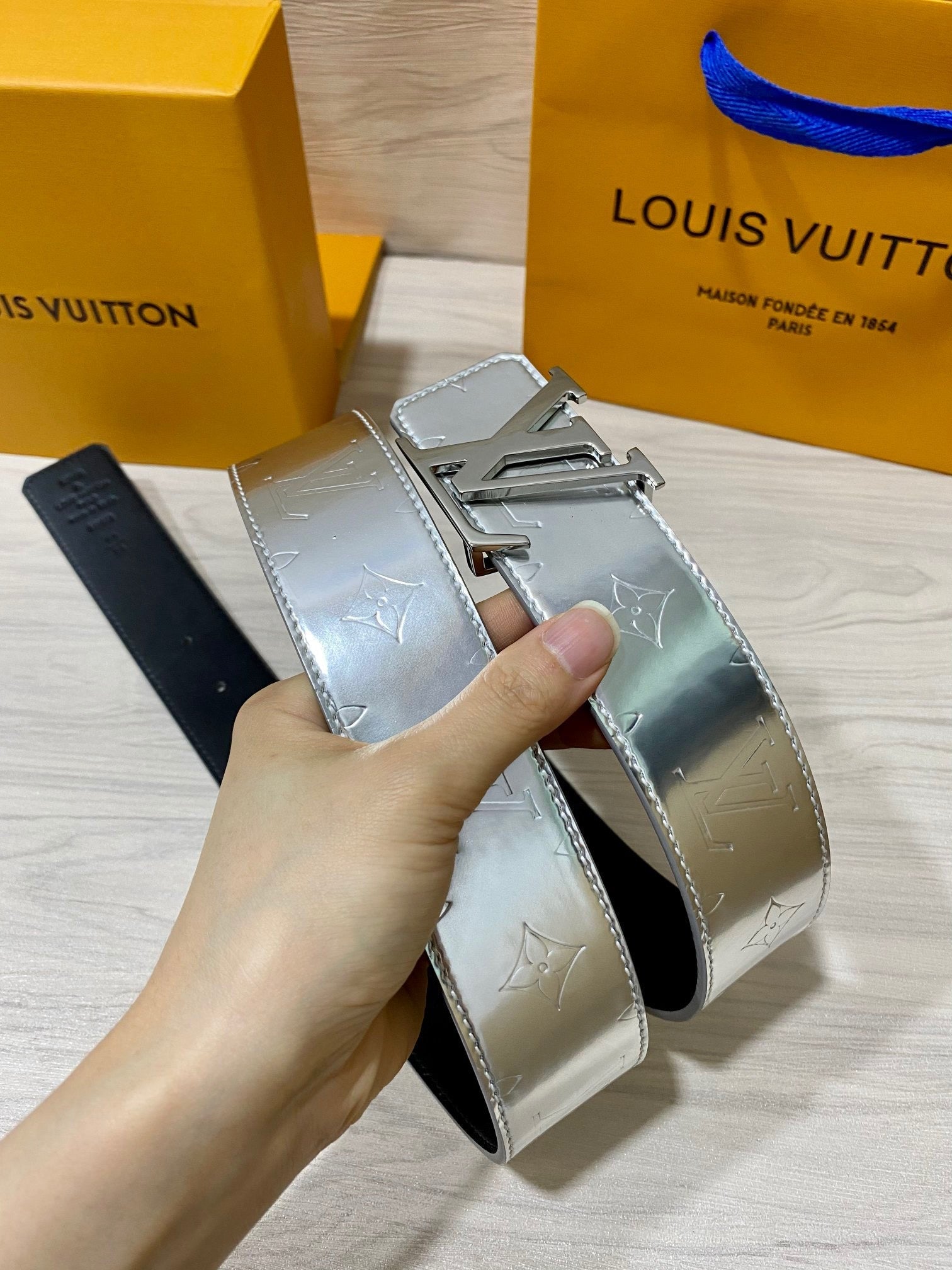 BL151  9 Wide:4cm