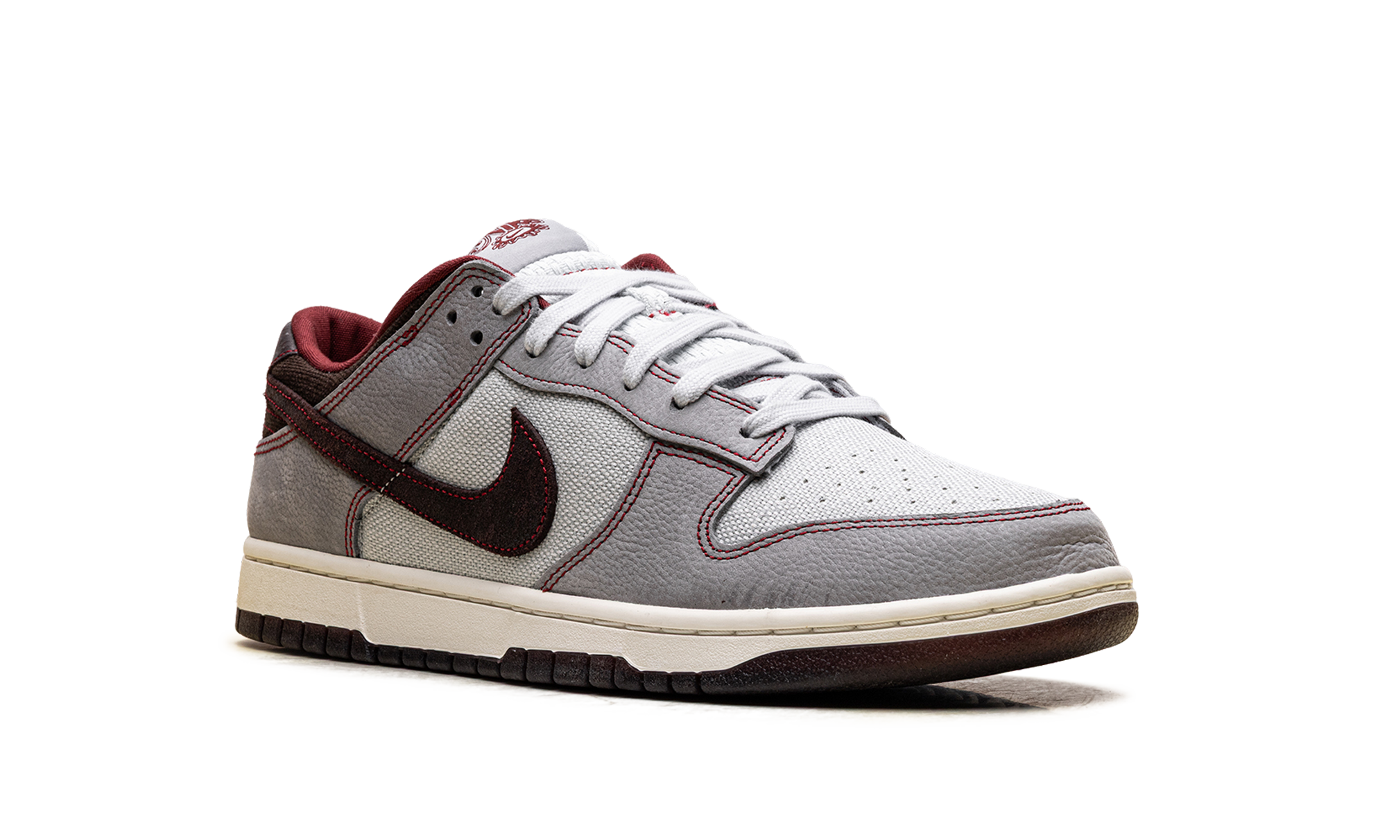 Dunk Low Retro SE "Pure Platinum / Wolf Grey / Team Red / Burgundy Crush" IH1942 001