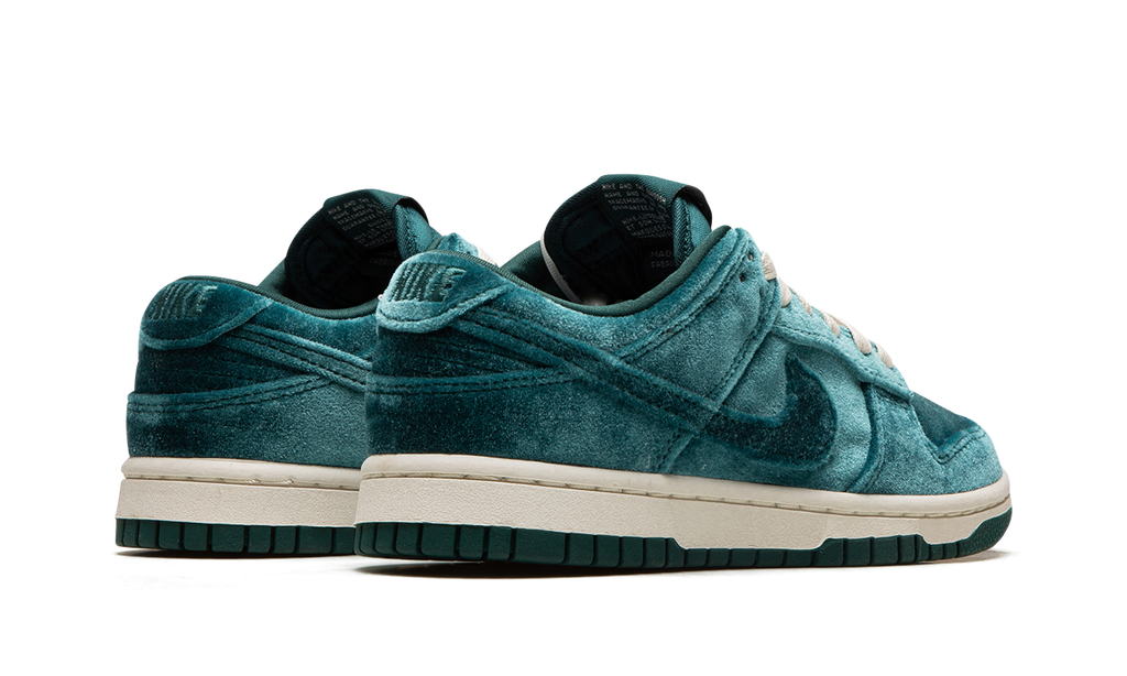 DUNK LO MNS WMNS "Green Velvet" DZ5224 300