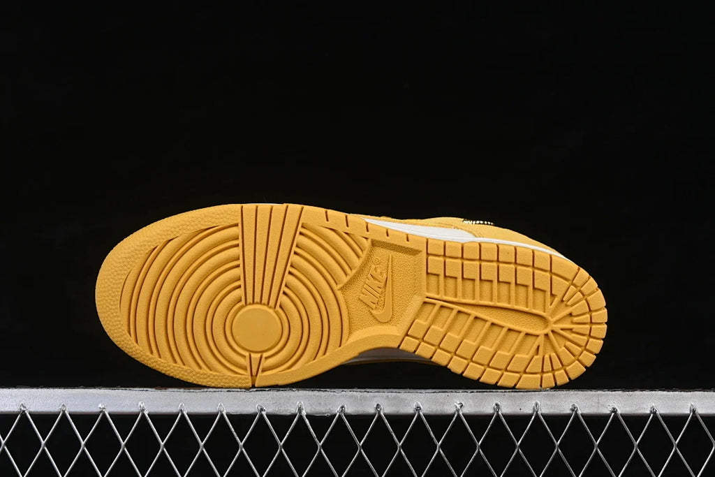Nike SB Dunk Low "Dark Sulfur"