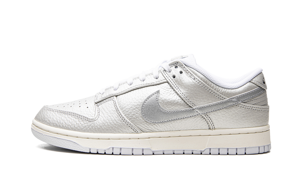 Dunk Low "Metallic Silver" DX3197 095