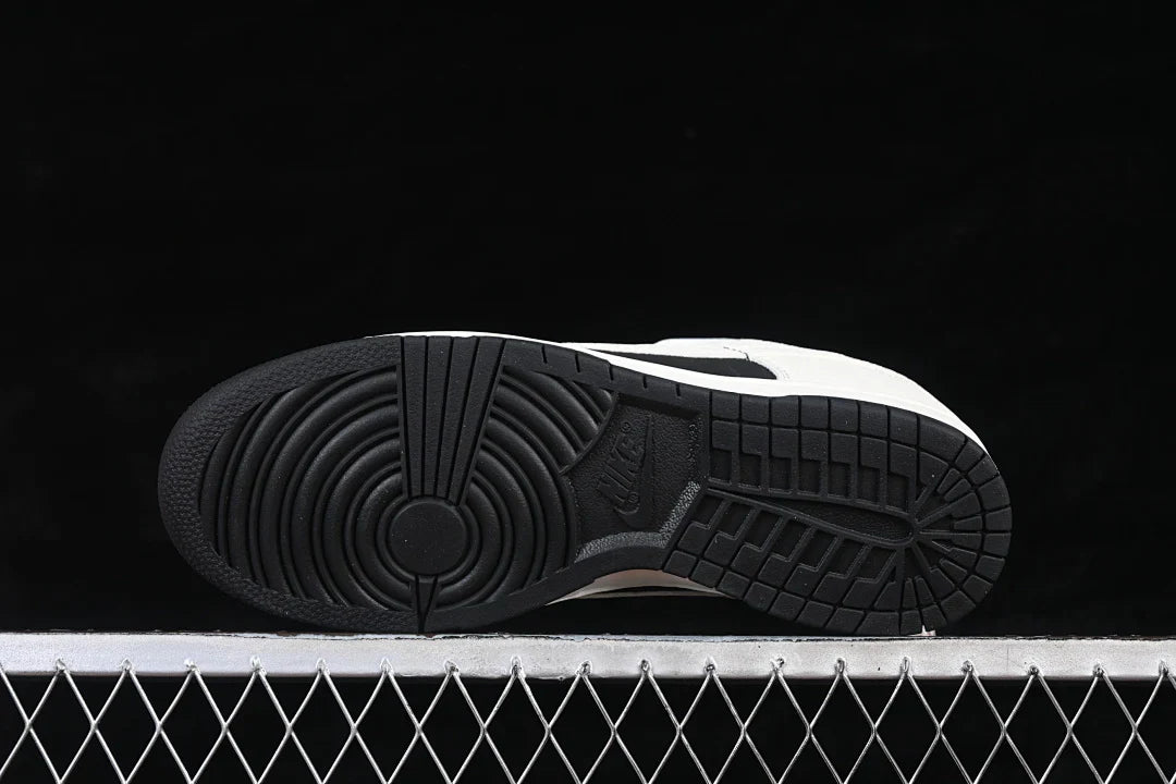 Nike SB Dunk Low "Reverse Panda"