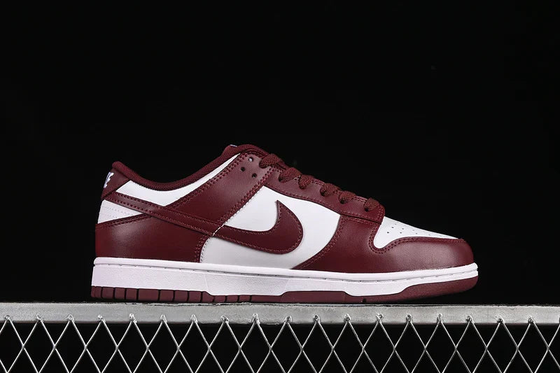 Nike SB Dunk Low "burgundy"