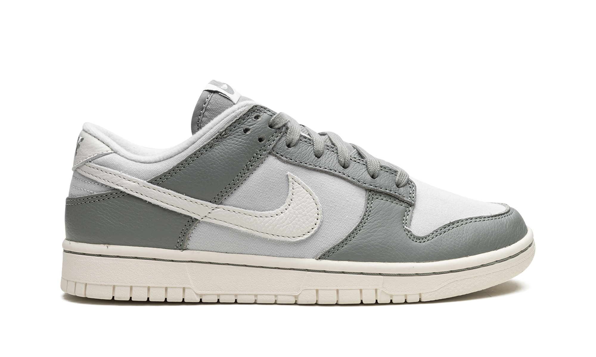 Dunk Low Retro PRM "Mica Green" DV7212 300