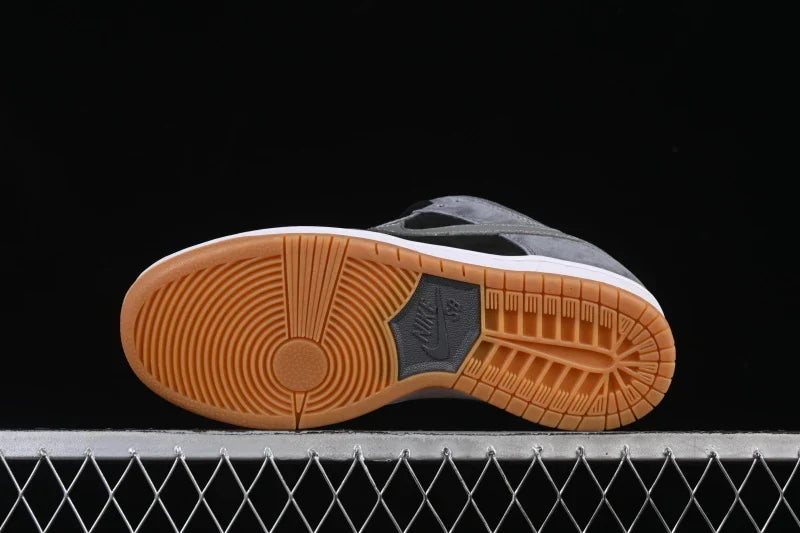 Nike SB Dunk Low "Dark Smoke Grey"
