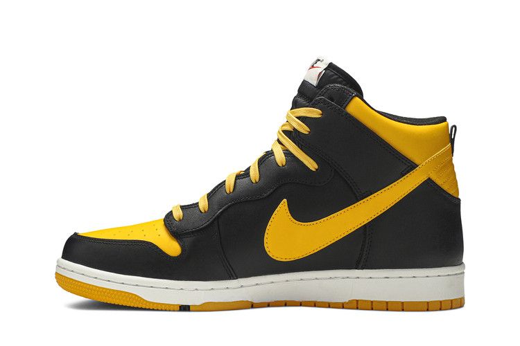 Nike Dunk CMFT — University Gold/White/Black