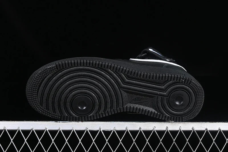 Nike Air Force 1 Mid "All Black/White"