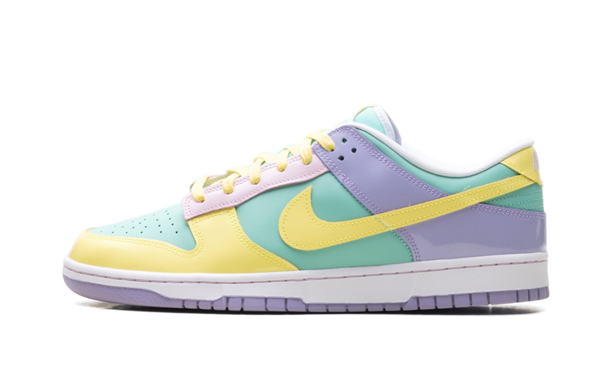 Dunk Low "Easter (2026)" IQ9404 349