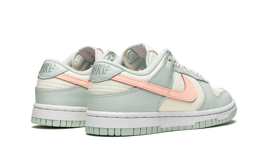 DUNK LOW WMNS "Barely Green" DD1503 104