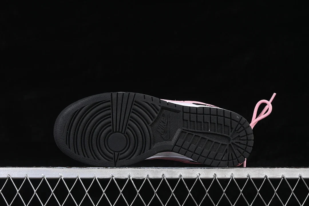 Nike SB Dunk Low X Nia "B/W Pink