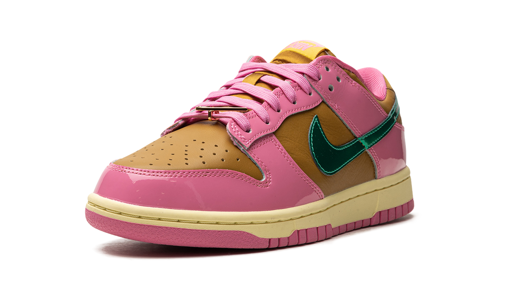 DUNK LOW WMNS "Parris Goebel" FN2721 600
