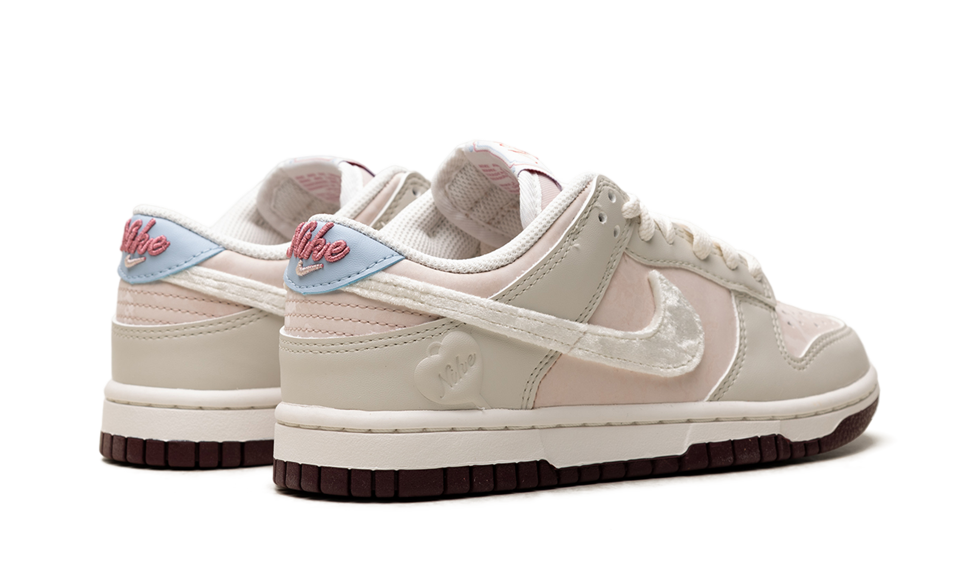 Nike Dunk Low WMNS "Valentine's Day" IQ1145 610