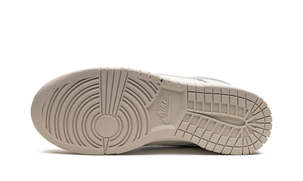 DUNK LO ESS TREND MNS WMNS "Sail / Oxygen Purple" DX5930 100