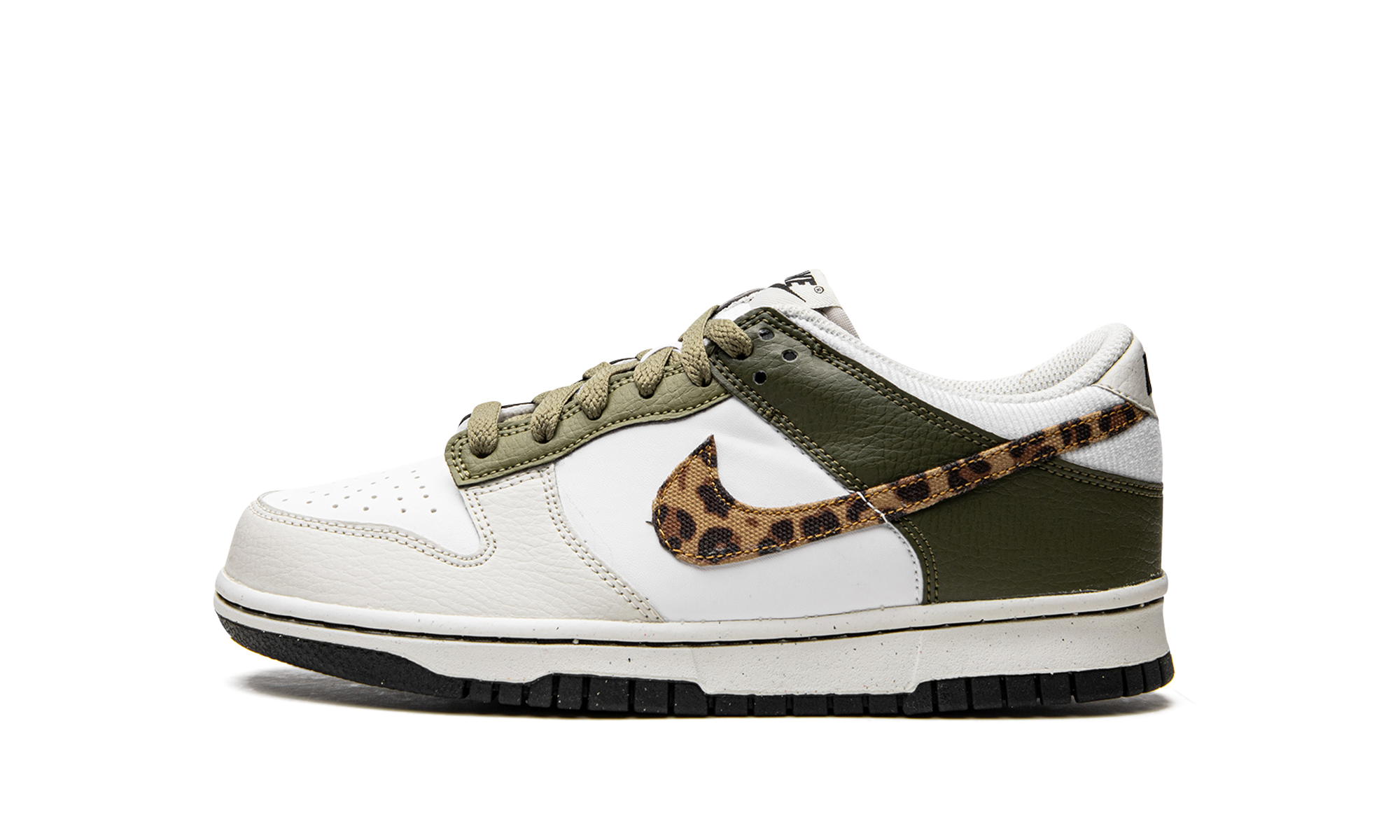 Dunk Low GS "Animal Instinct" DX9282 100