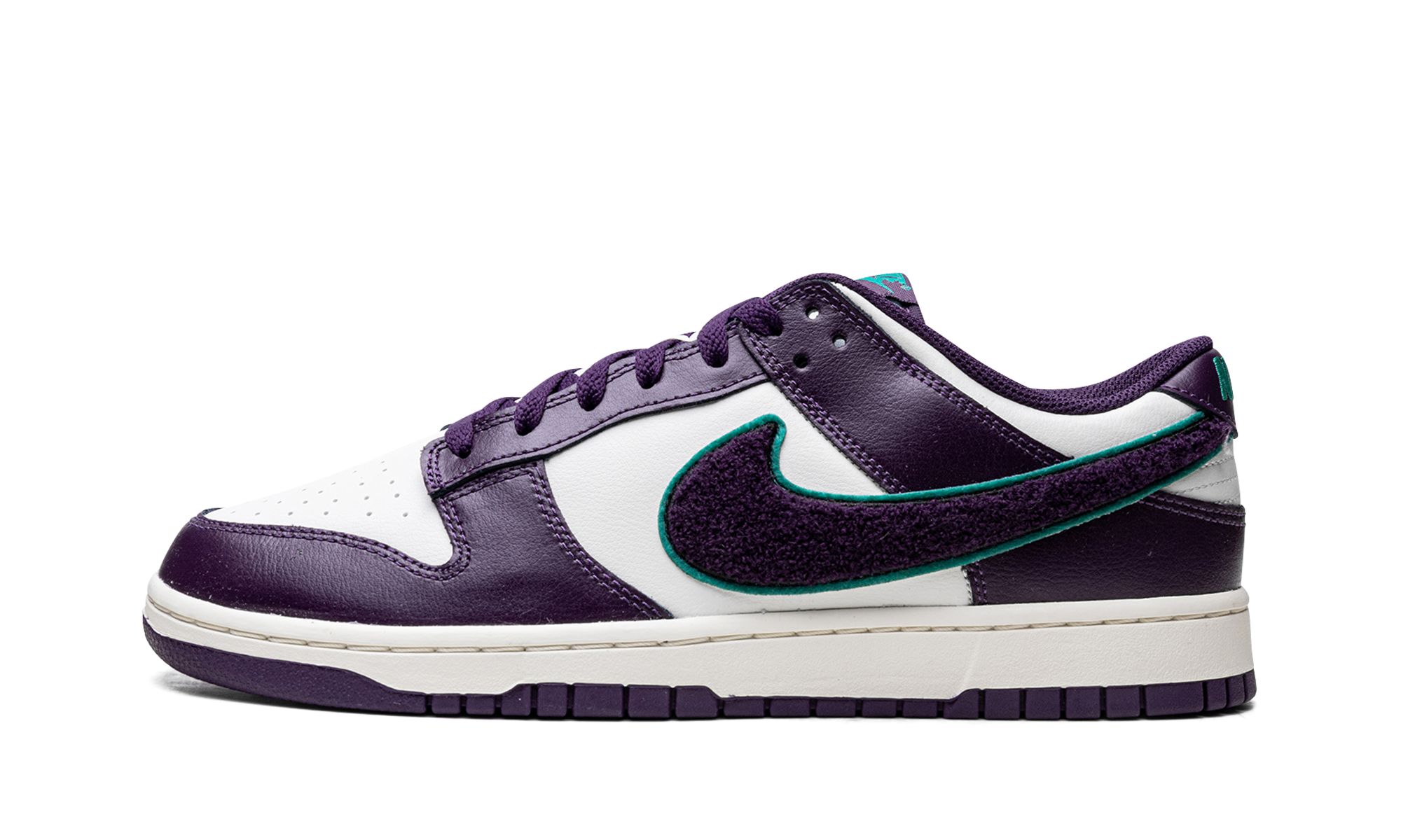 Dunk Low "Chenille Swoosh - Grand Purple" DQ7683 100