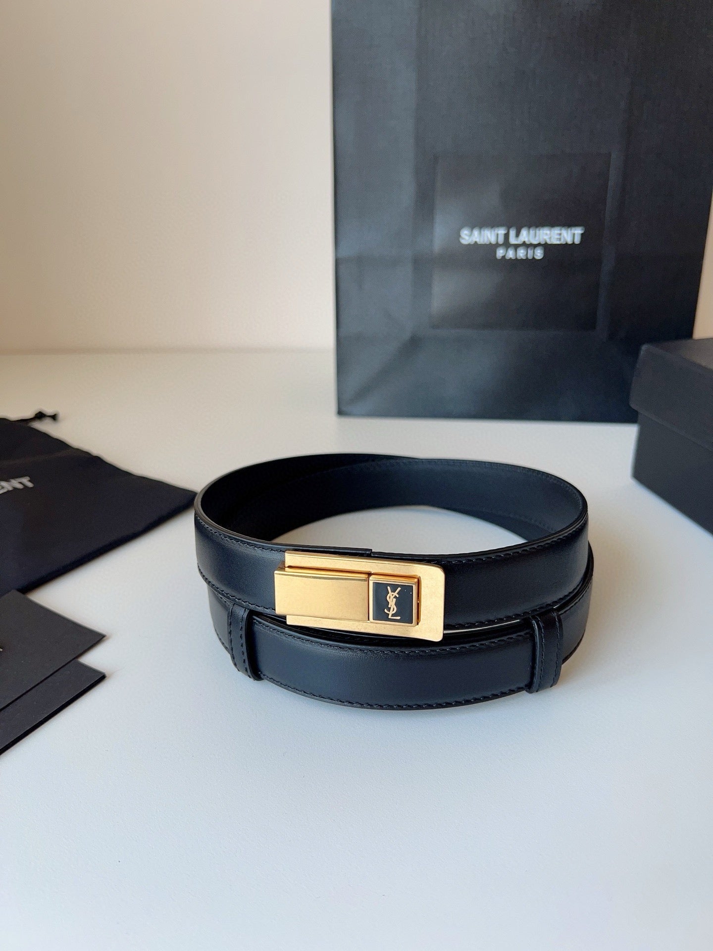 BL241 YSL Charniere Buckle Belt in Smooth Leather / 2.5cm/1"