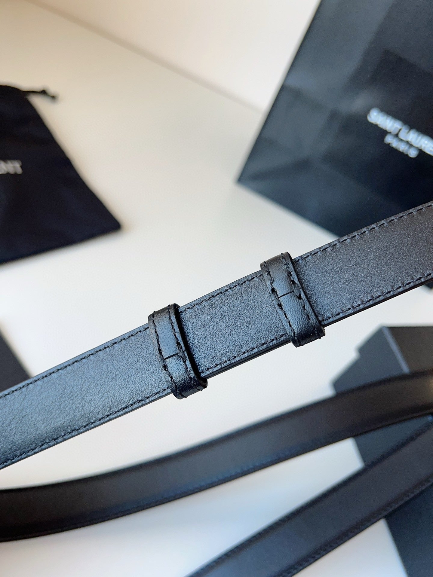 BL241 YSL Charniere Buckle Belt in Smooth Leather / 2.5cm/1"