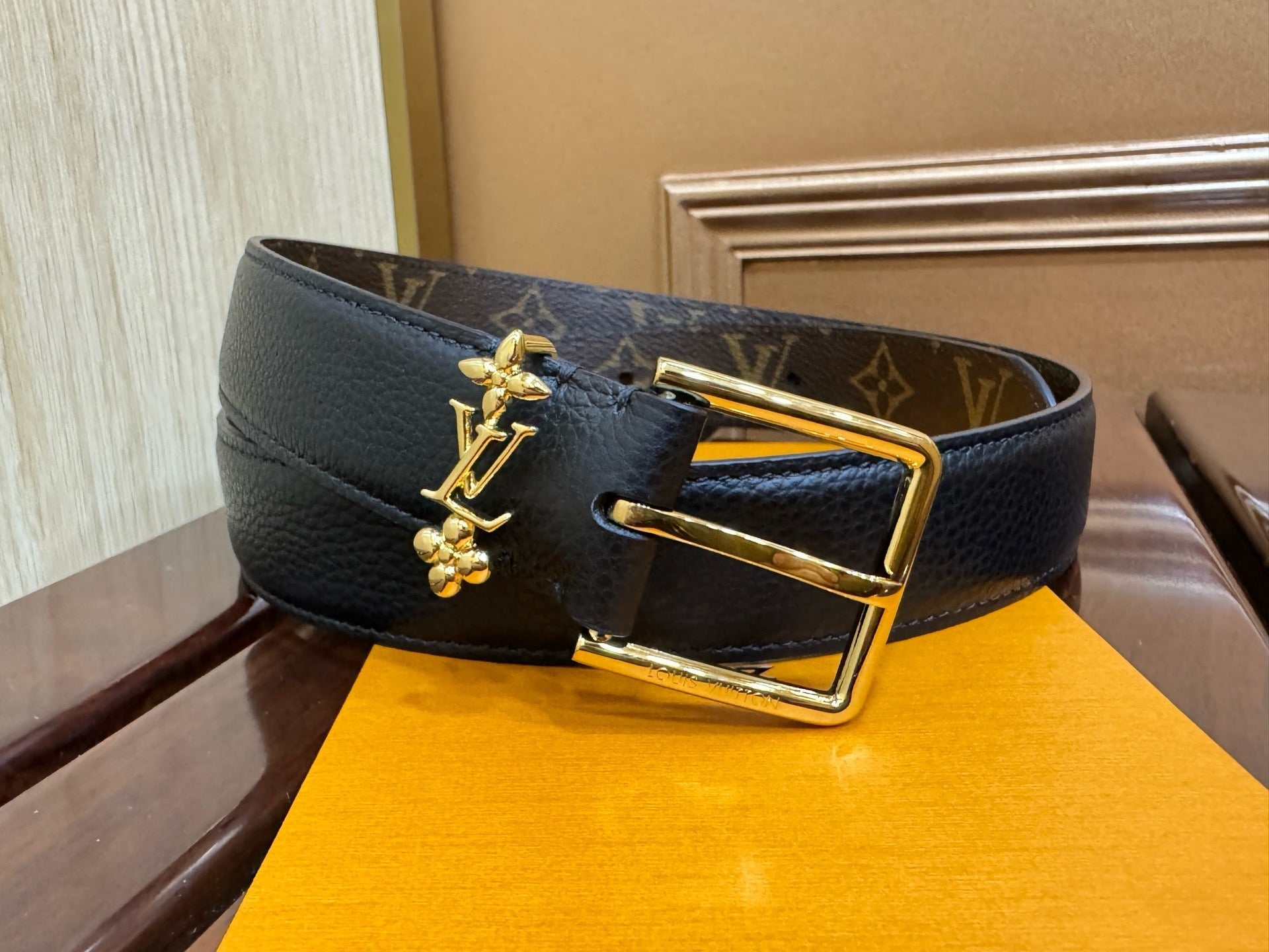 BL255 LV Flowergram 30mm Belt