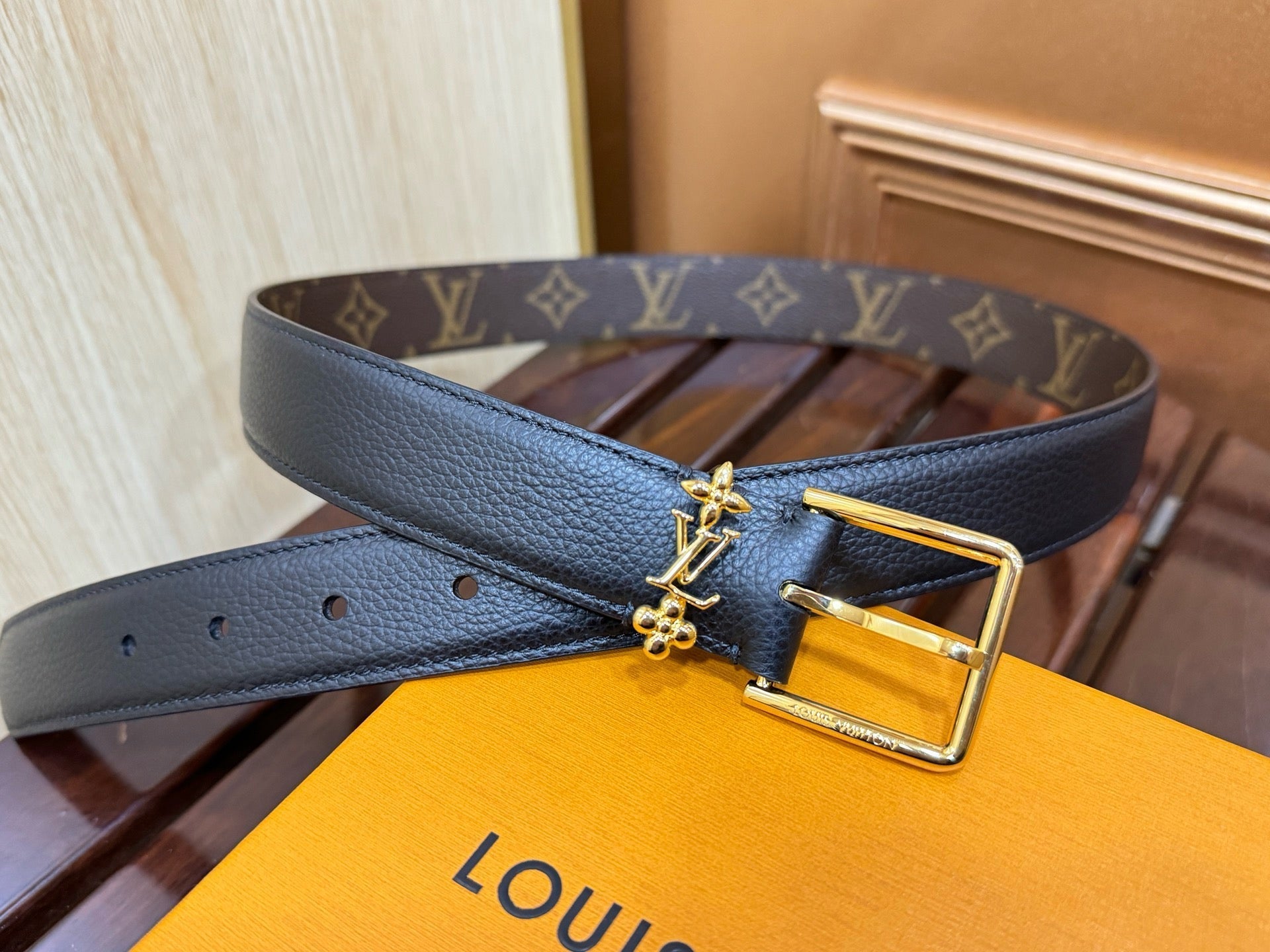 BL255 LV Flowergram 30mm Belt