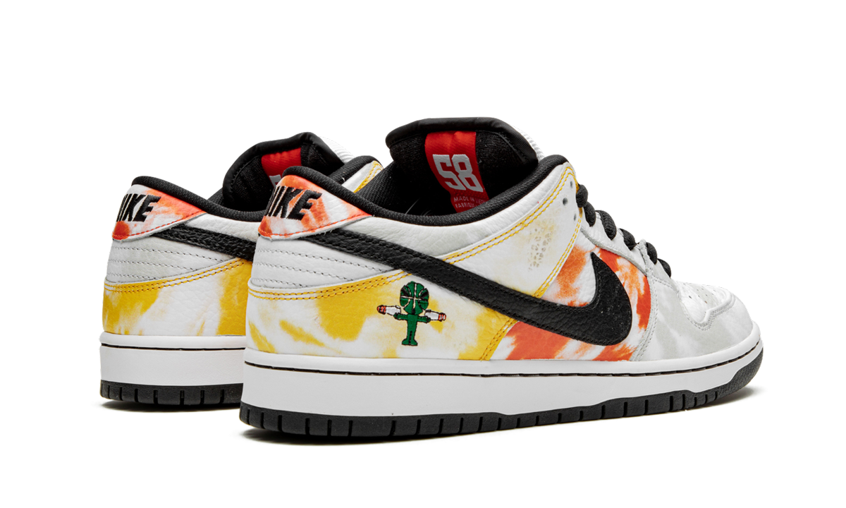 SB Dunk Low "Tie-Dye Rayguns 2019 - White" BQ6832 101