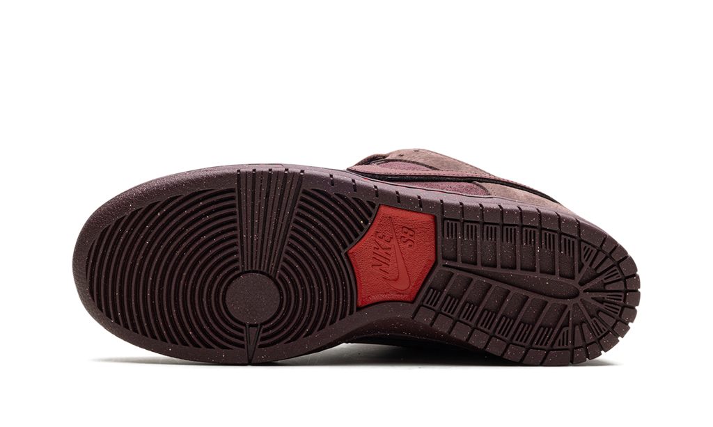 SB Dunk Low "City of Love" FN0619 600