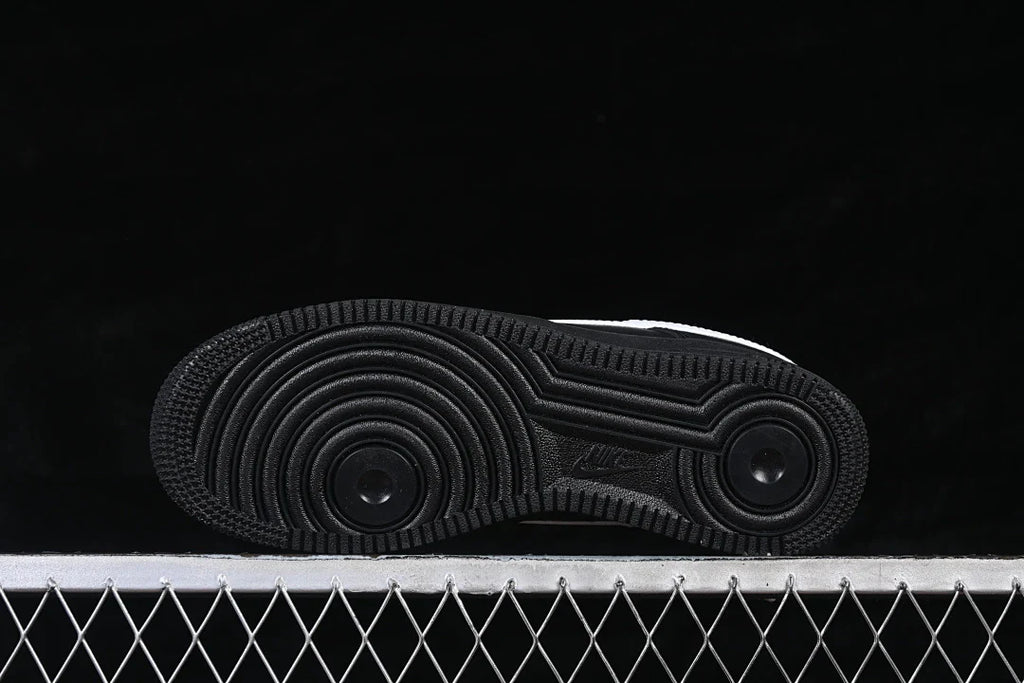 Nike Air Force 1 "All Black & White"