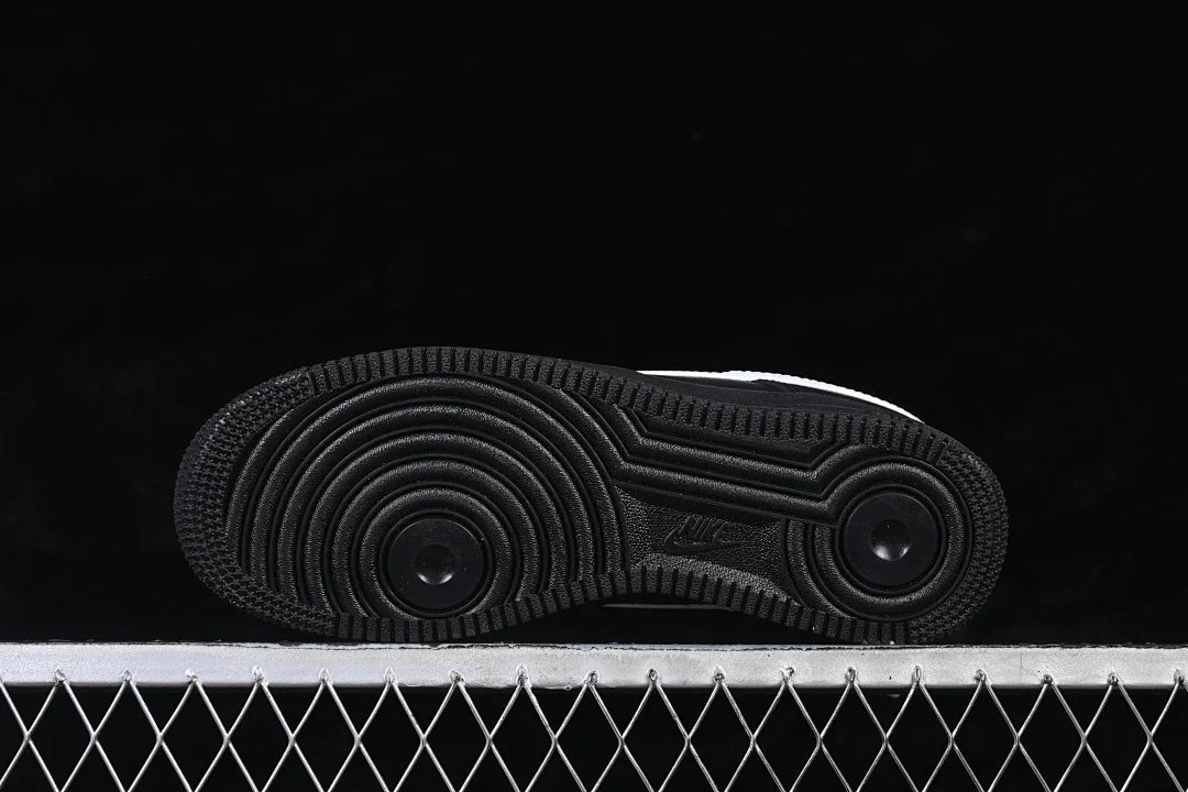Nike Air Force 1 "All Black & White"