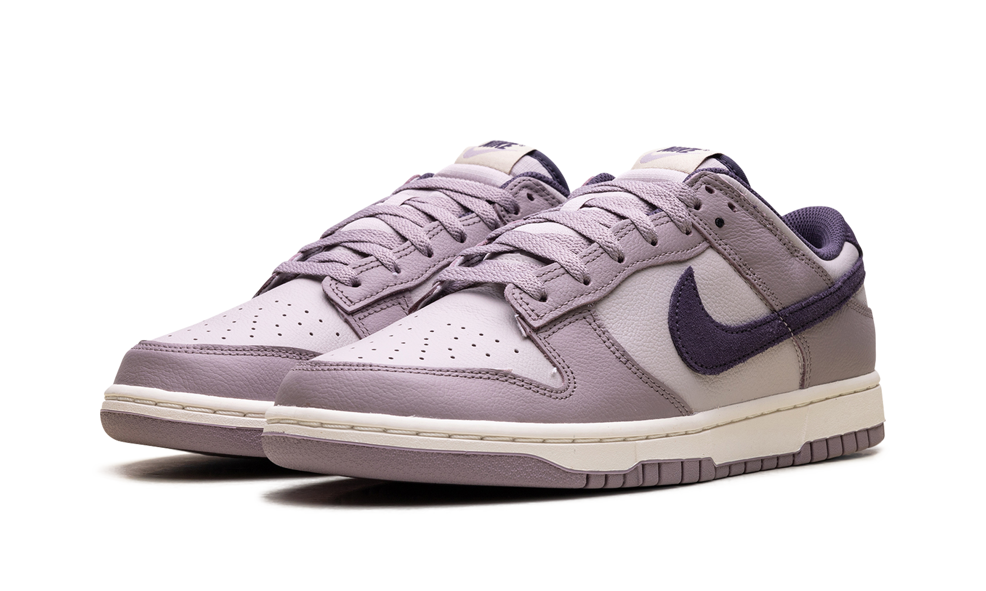 Dunk Low SE "Light Violet Ore" HQ3642 202