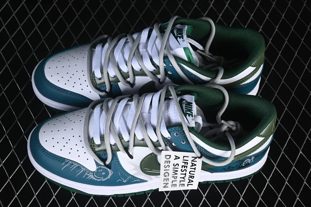 Nike SB Dunk Low "Fly Streetwear"