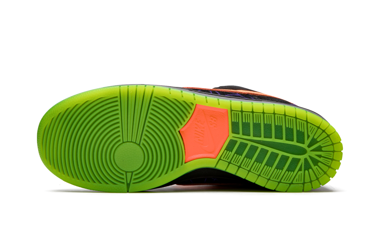 SB Dunk Low "Night of Mischief" BQ6817 006