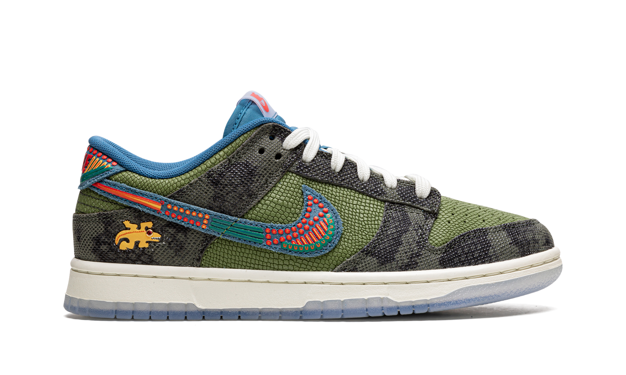 Dunk Low "SiEMPRE Familia" DO2160 335