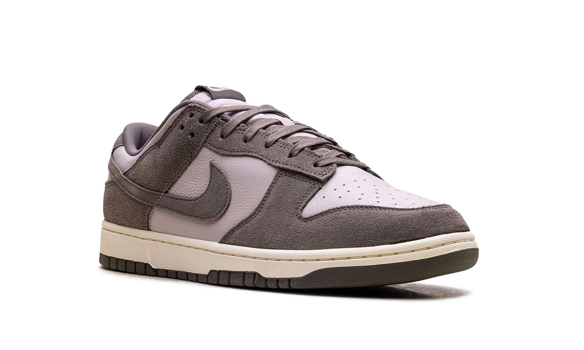 Dunk Low SE "Platinum Violet" FQ8249 001