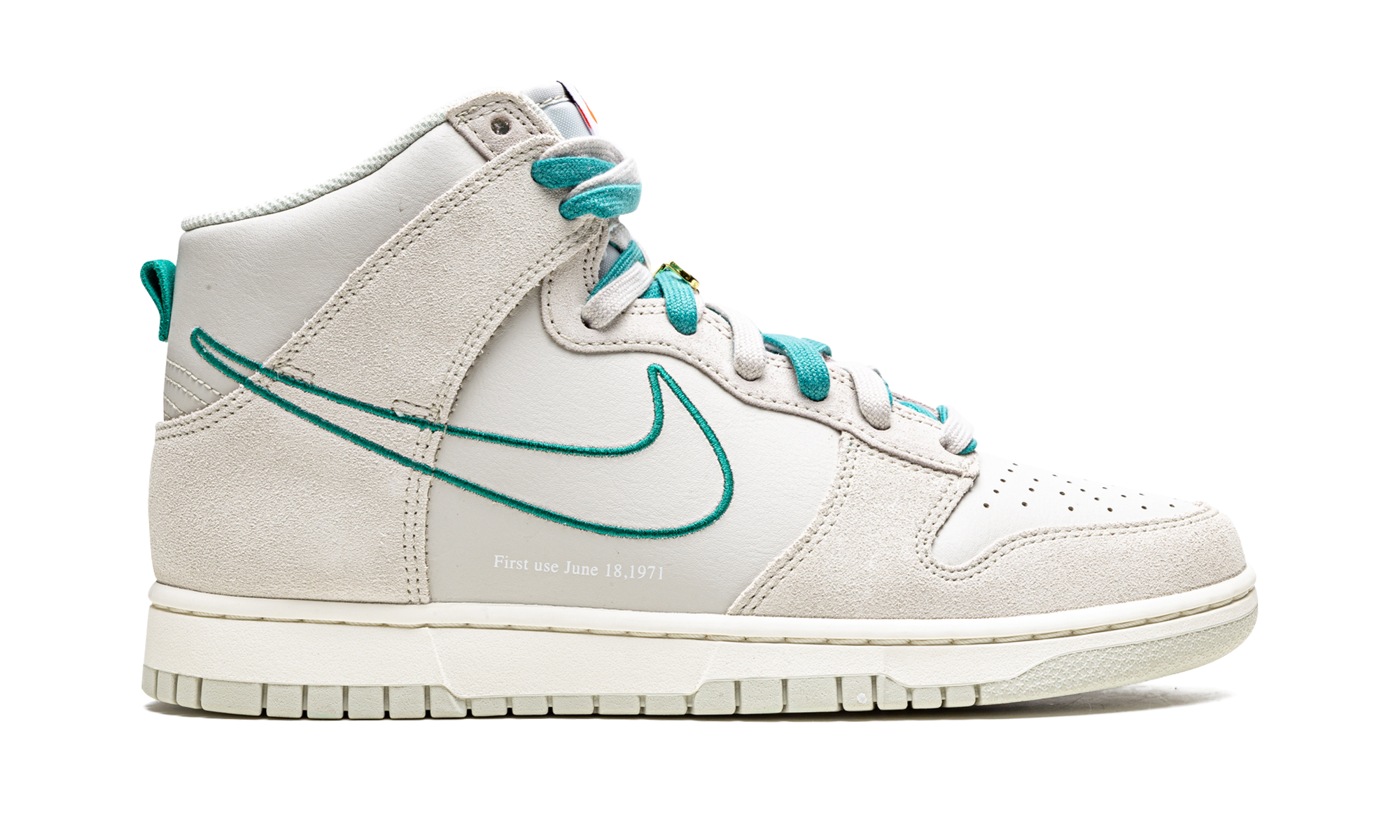 Dunk High SE "First Use - Green Noise" DH0960 001