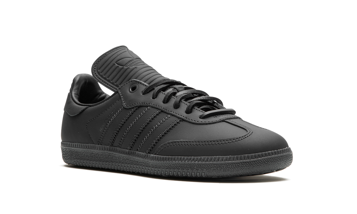 Humanrace Samba "Pharrell Williams - Charcoal" IE7291