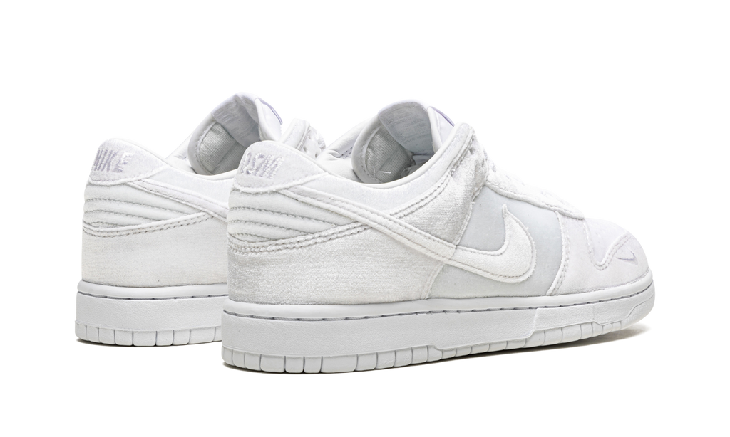 Dunk Low "Dove Street Market Triple White Velvet" DH2686 100
