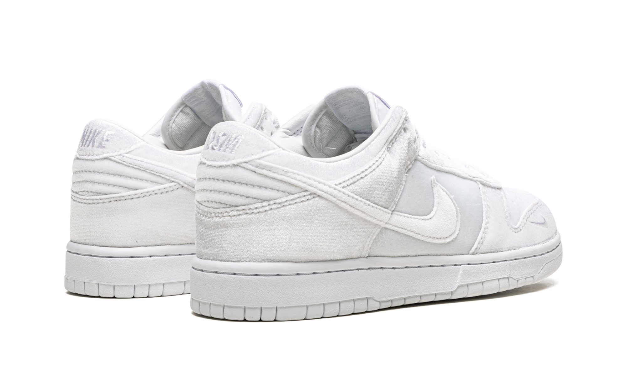 Dunk Low "Dove Street Market Triple White Velvet" DH2686 100