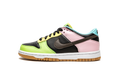 Dunk Low SE GS "Free 99" CZ2496 001