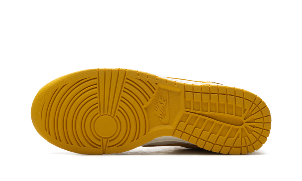 Dunk Low WMNS "Dark Sulfur Gold Mini Swoosh" IB4417 101